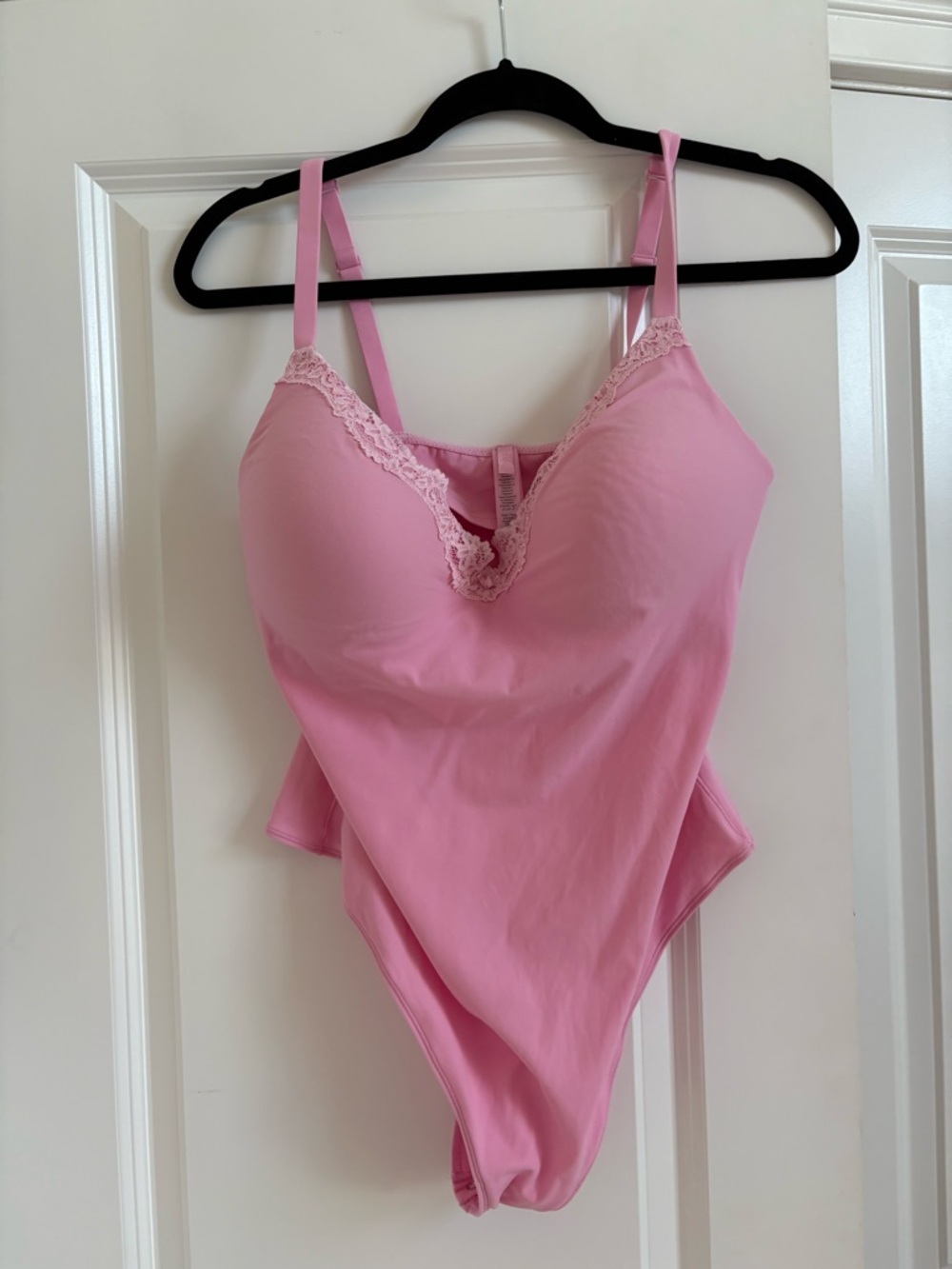Skims Women’s Pink Lace Trim Bodysuit